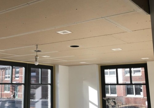 Hoeveel kost het om isolatie aan het plafond toe te voegen?